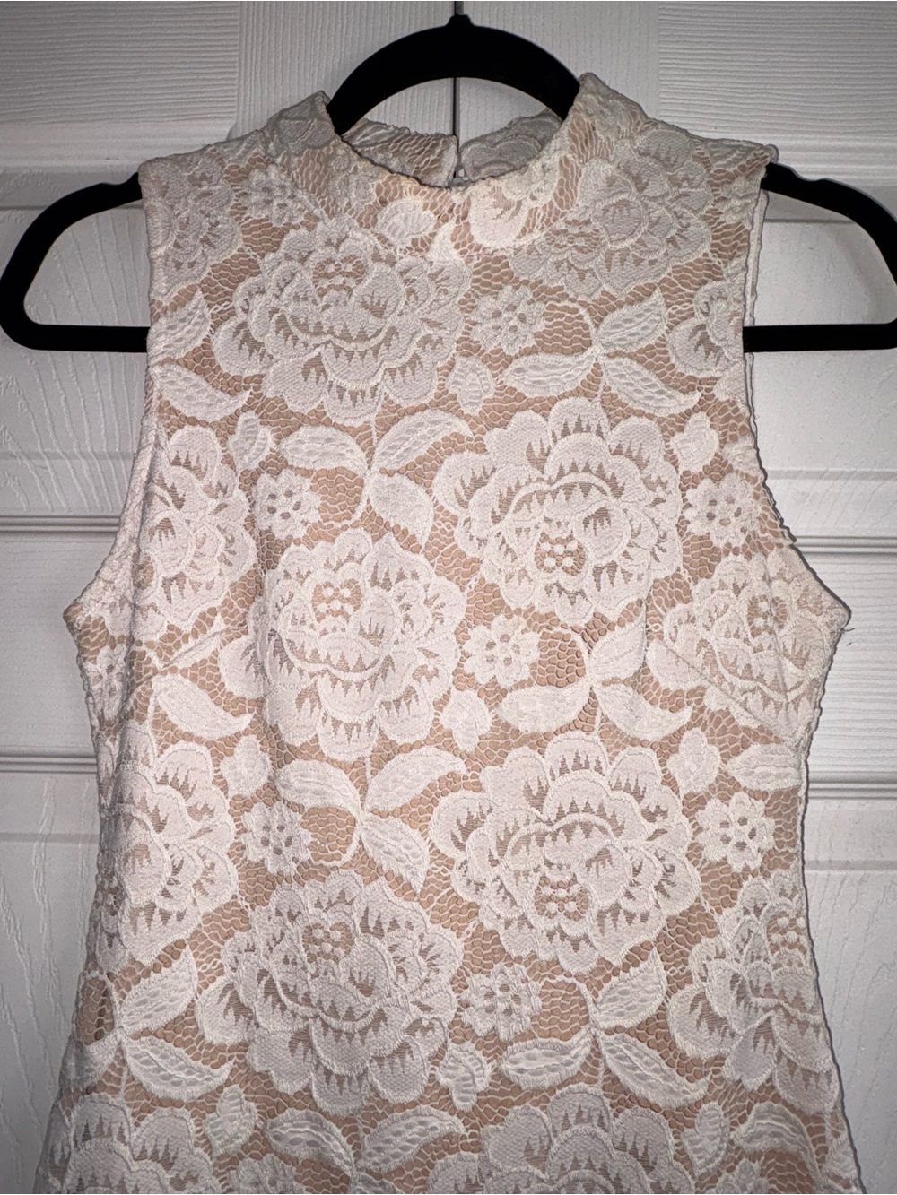 Sans Souci Ivory Floral Lace Dress - Picture 5 of 16